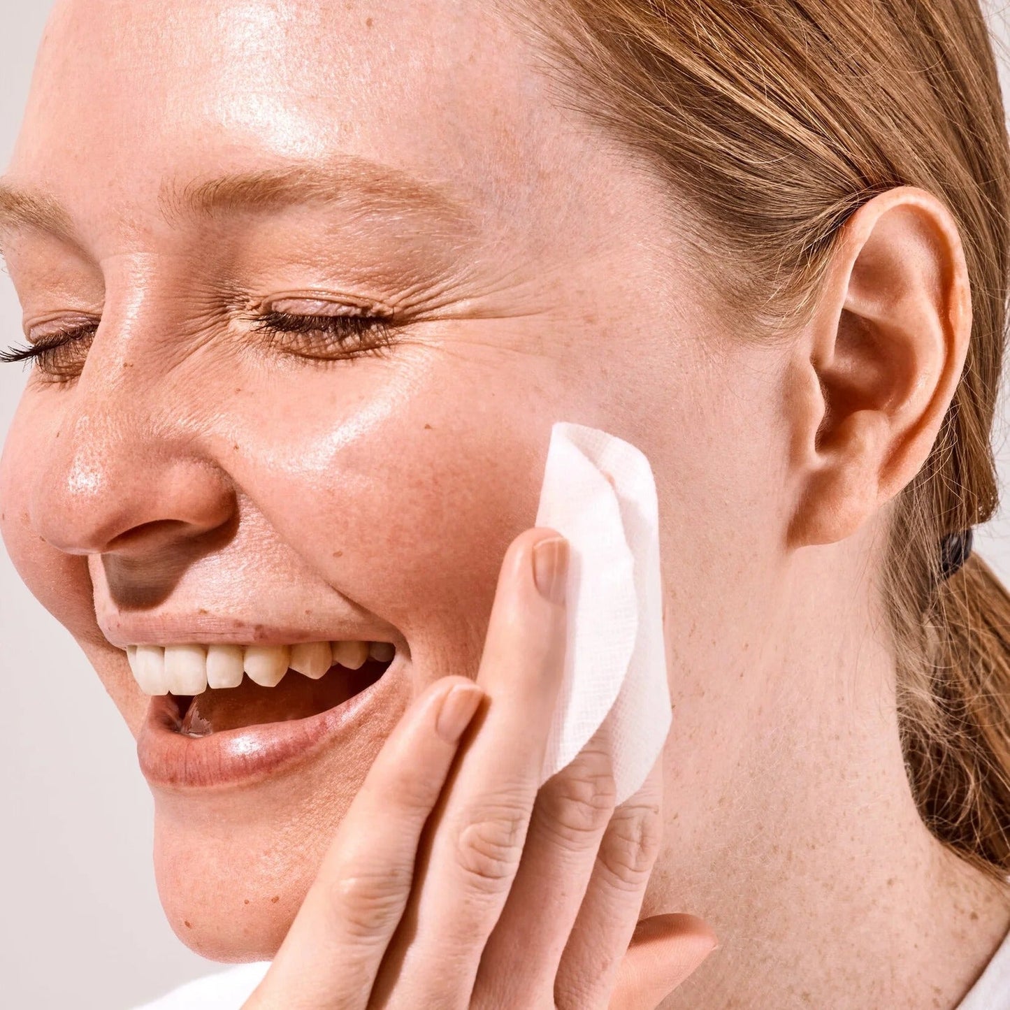 JIYU Toner Pads - Korean Skincare for Dark Spots, Wrinkles & Dull Skin - Hydrating Facial Treatment with Snail Mucin, Niacinamide, Peptides & Centella - 100 Count